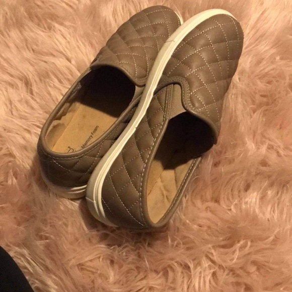 Sandles , casual shoes 1 pair of ankle boots 50$ - Picture 3 of 7